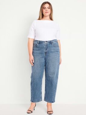 Old Navy High-Rise Barrel Leg Jeans Size 16 Medium Wash Denim